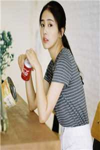 小说顶流女王怀里的病娇莫少脸又红了
