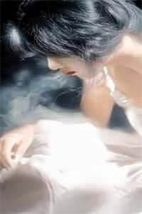 顶流女王怀里的病娇莫少脸又红了全集小说