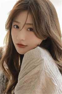 宫斗：贵妃娘娘每天都在努力回现代精选小说