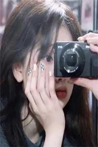 不是吧！开局被美少女倒贴