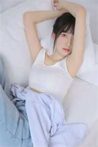 和京圈少爷合租后，被搂腰热吻了精彩小说