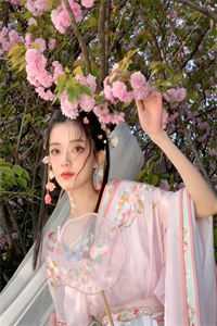 全章节阅读炮灰叼奶瓶，带全家逆袭