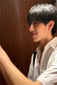 死遁后,亲手养大的男主黑化了全本小说