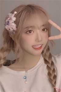 畅销书目我女友清冷白月光？她是病娇财阀