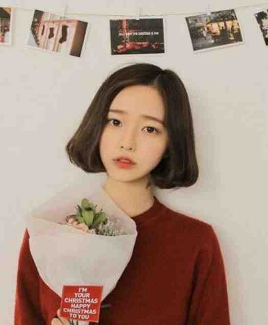 热门作品穿越后，我成了先天女装圣体