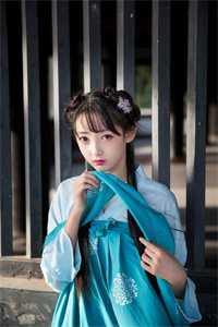 全职在家后，总裁妻子却和别人缠绵在线看