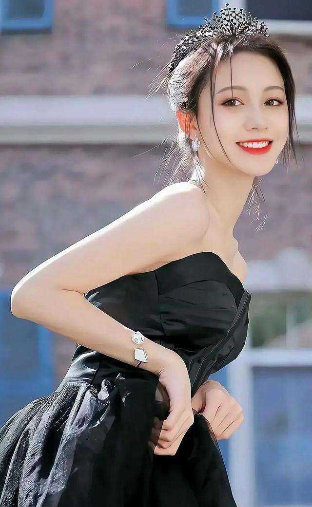 跳下诛仙台后,我觉醒了青丘老祖的血统(云远泽仙姬)火爆_《跳下诛仙台后,我觉醒了青丘老祖的血统》云远泽仙姬免费在线