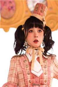 官色：从走出监狱开始男女主人公