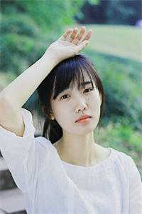 世子想掳我做偏房，殊不知我是皇后娘娘吕望秋小桃结局+番外
