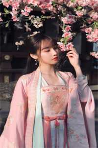女儿惨死,逼她伺候女蜜的老公疯了