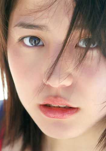 穿越后，我大义灭亲救族人男女主人公