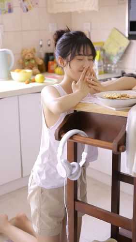 穿成小妾后，我男人他有亿点嚣张:番外+无删减版