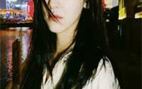 穿越九零后，她决心当宠文女主
