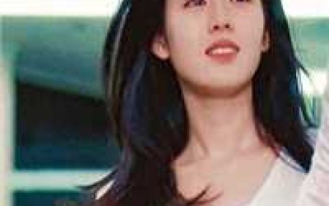 爷，夫人又去摆摊算命了