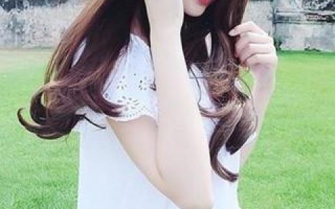 活成前任白月光后，她桃花朵朵开