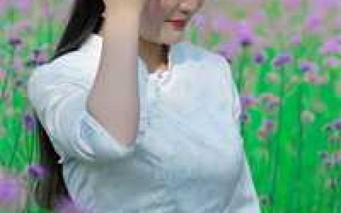 穿成短命女配，她逆袭成团宠