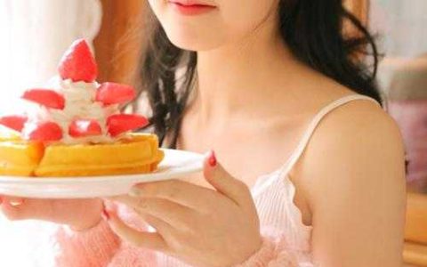 穿越九零后，她决心当宠文女主