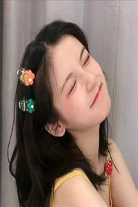 嫁给穷小子后，她成了百亿富婆